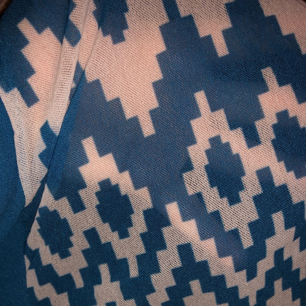 Sheer Mesh Flowing V-Neck Tunic Top (EUC) - Picture 7 of 8